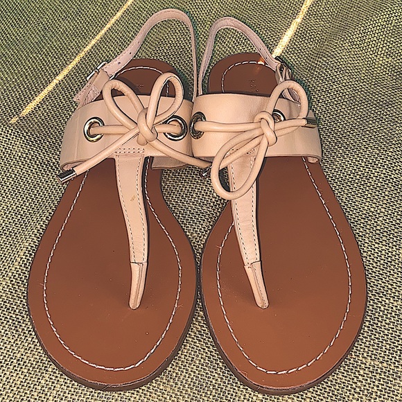 kate spade Shoes - KATE SPADE  Leather  Bow  Tan Flats Sandals 8.5 M